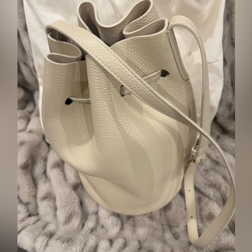 Mansur Gavriel Ivory Leather Bucket Shoulder Bag with tag. Pearl 12x9 approx - Picture 2 of 12